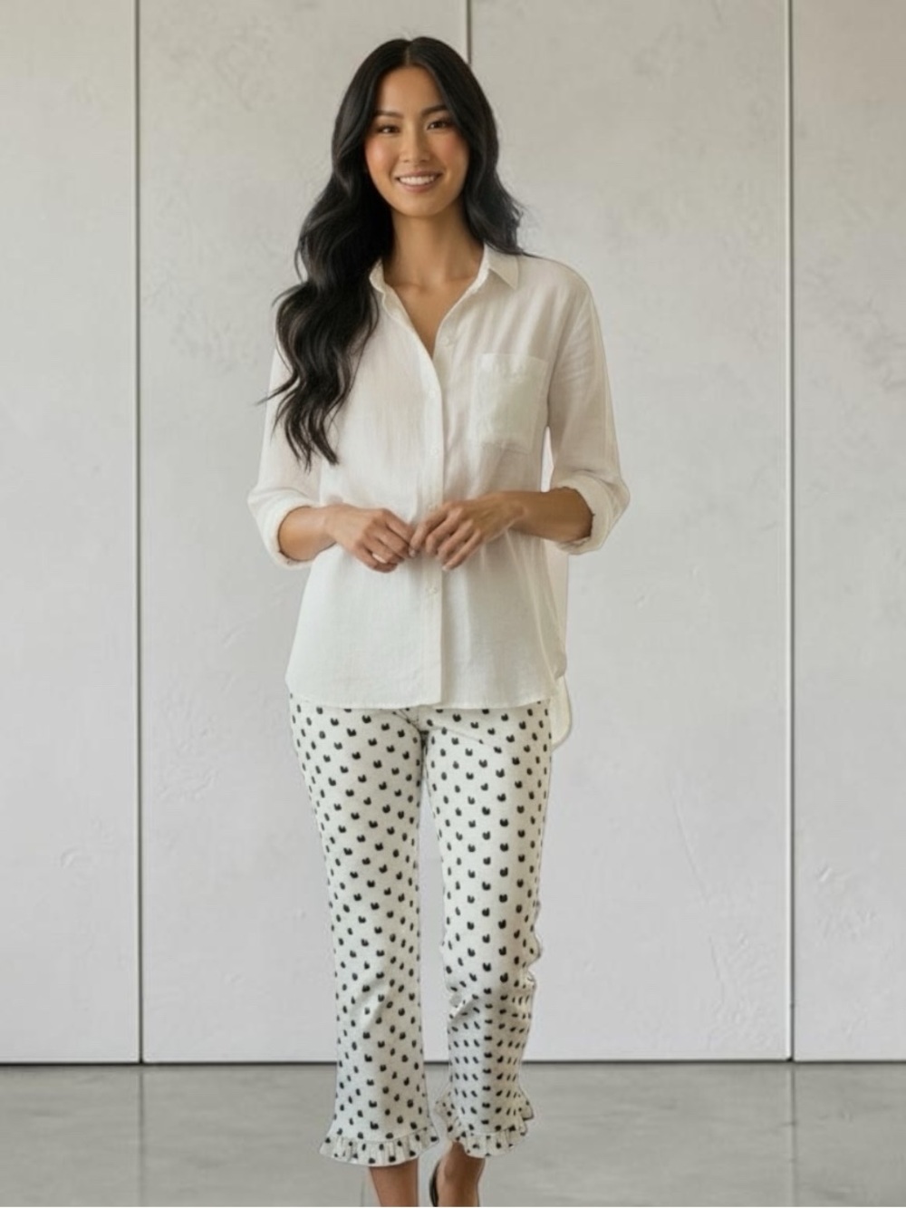 Insight New York Abstract Brushstroke Polka Dot Capri Ruffle Pants White Black 8